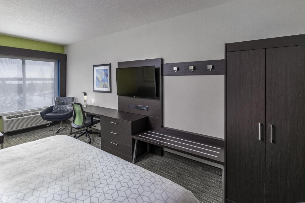 Standard King Room Sofa Bed