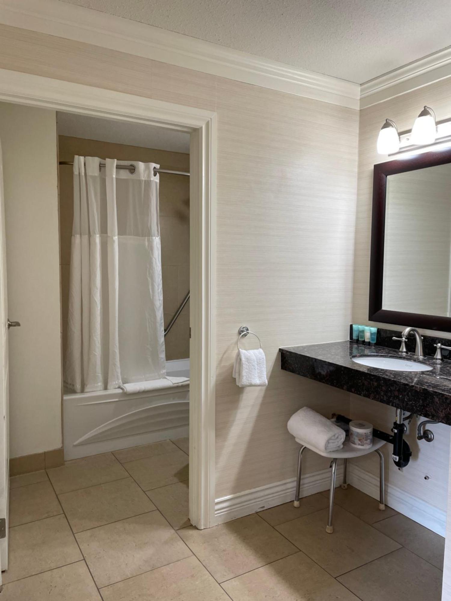 Queen Room Mobility Accessible Tub Balcony