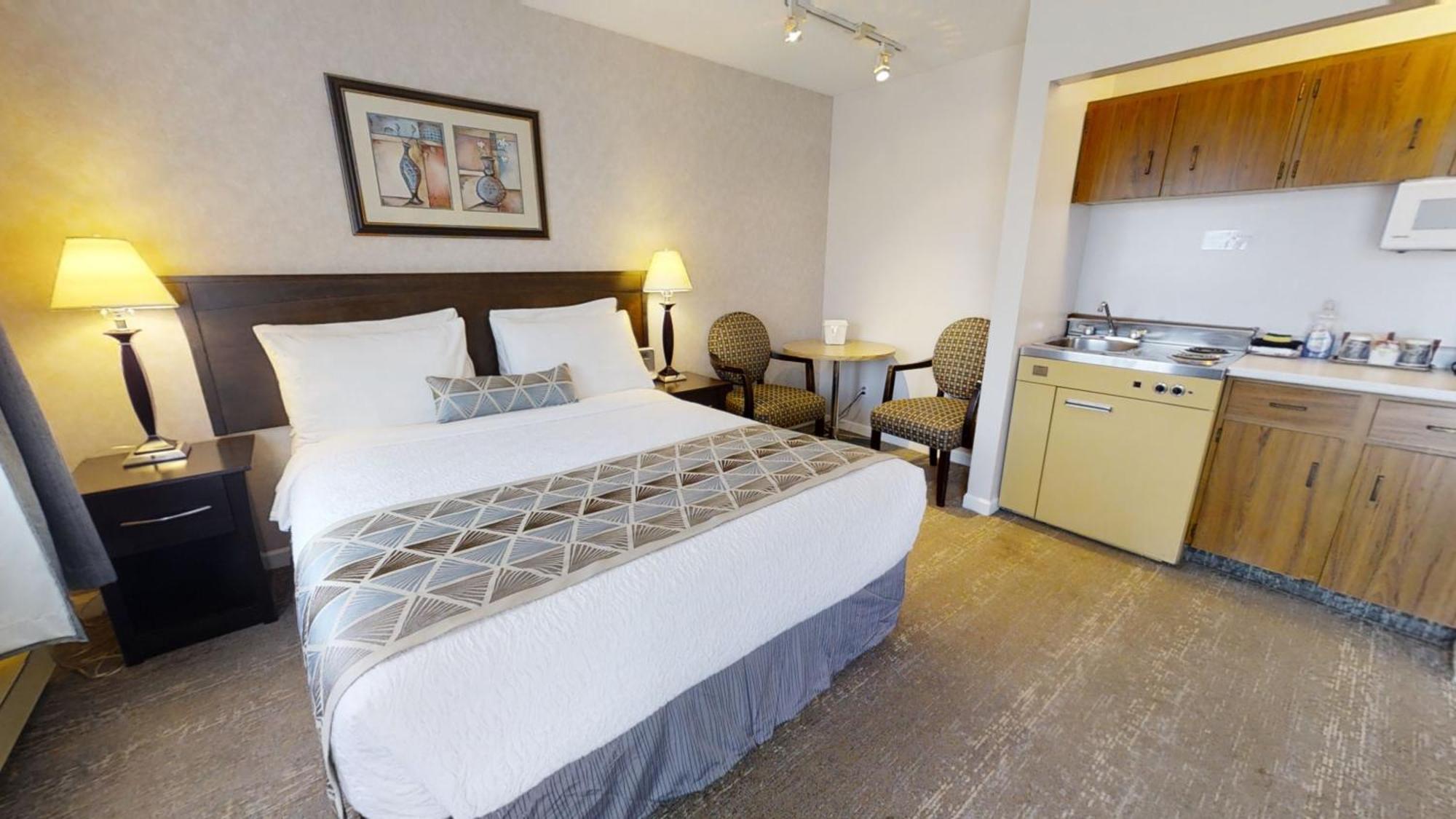 Standard Room 1 Queen Kitchenette Non-Pet Friendly,1676737497:JPEG