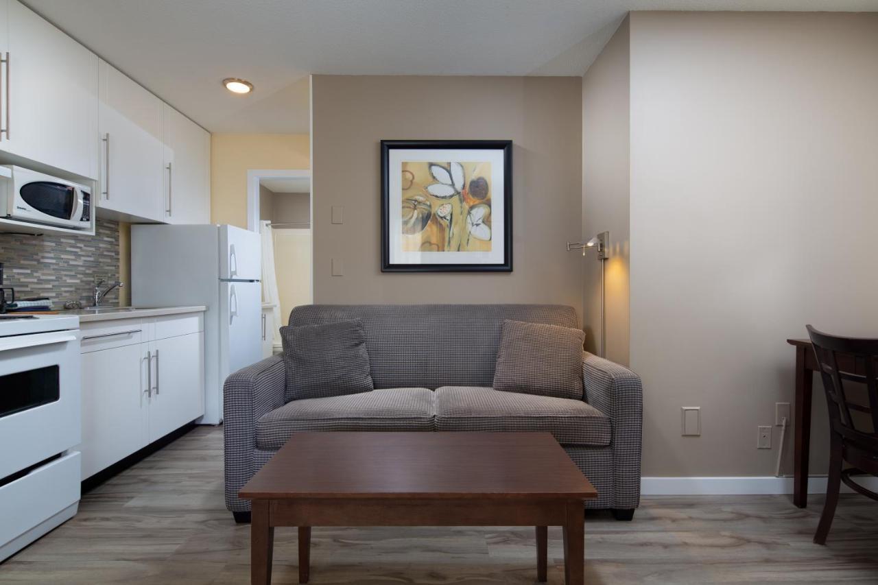 One-Bedroom Suite Kitchen