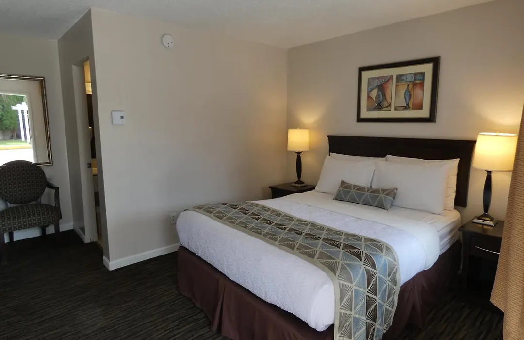 Recreation Inn And Suites Kelowna-1