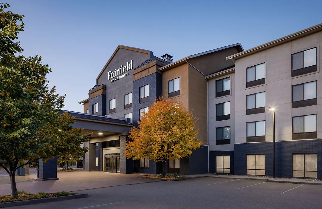 Fairfield Inn & Suites By Marriott Kelowna-1