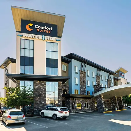 Comfort Suites Kelowna-2