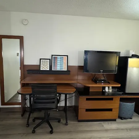 Canadas Best Value Inn Kelowna-3