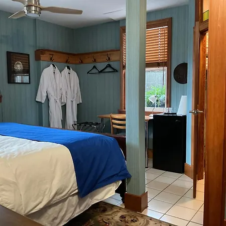 Blackbird Glen Bed And Breakfast, Glenmore, Kelowna, Bc-2
