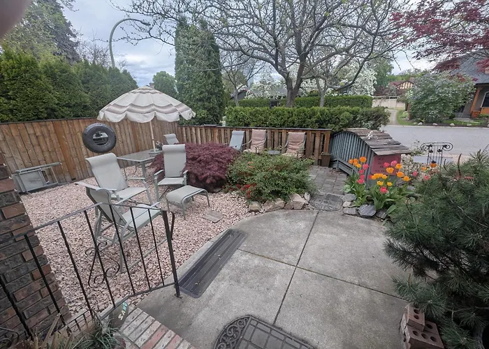 Beds By The Bridge Bed & Breakfast Kelowna