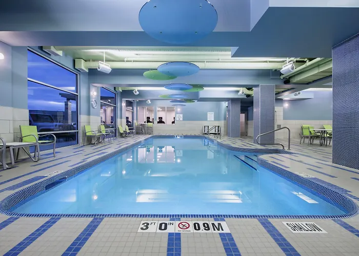 Kelowna HotelsHoliday Inn Express & Suites - East By Ihg