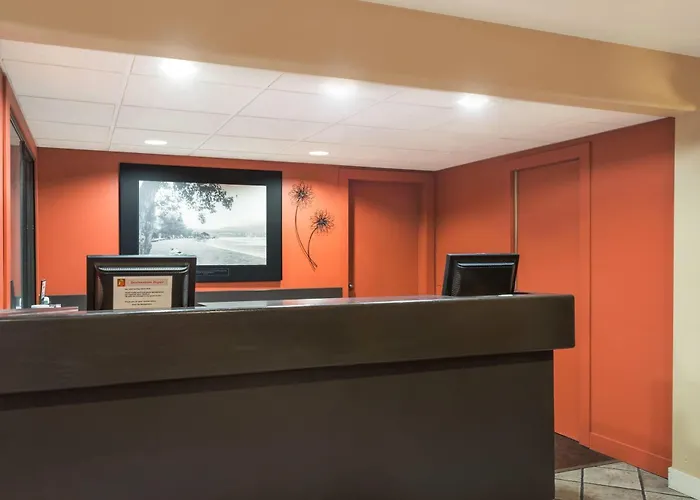 Super 8 By Wyndham Kelowna Bc